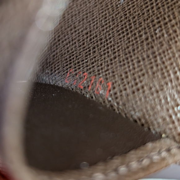 Louis Vuitton Damier Ebene 6 Key Holder - Picture 9 of 13